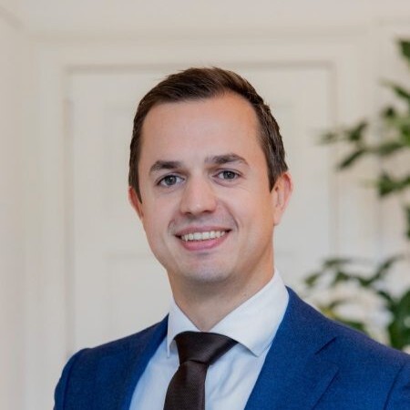 Jorn-Preffered-450x801-1